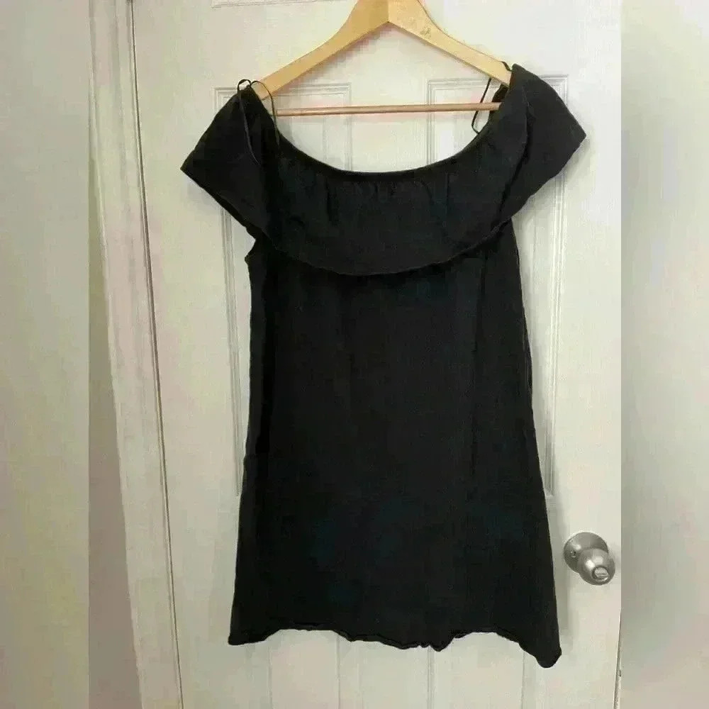 Charlie Paige off  the shoulder mini dress size small